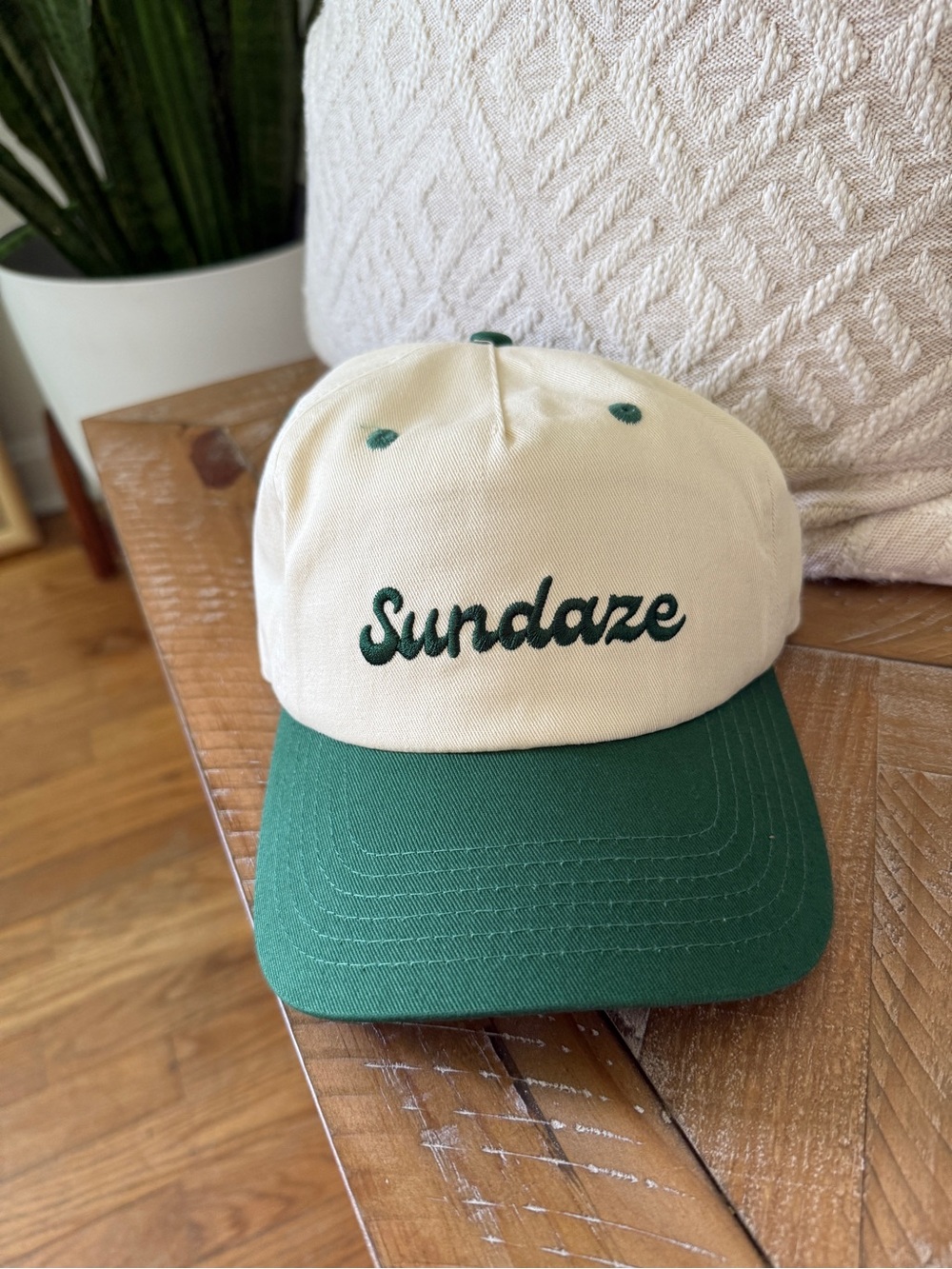🌿 Sundaze Two-Tone Cream & Green Baseball Cap